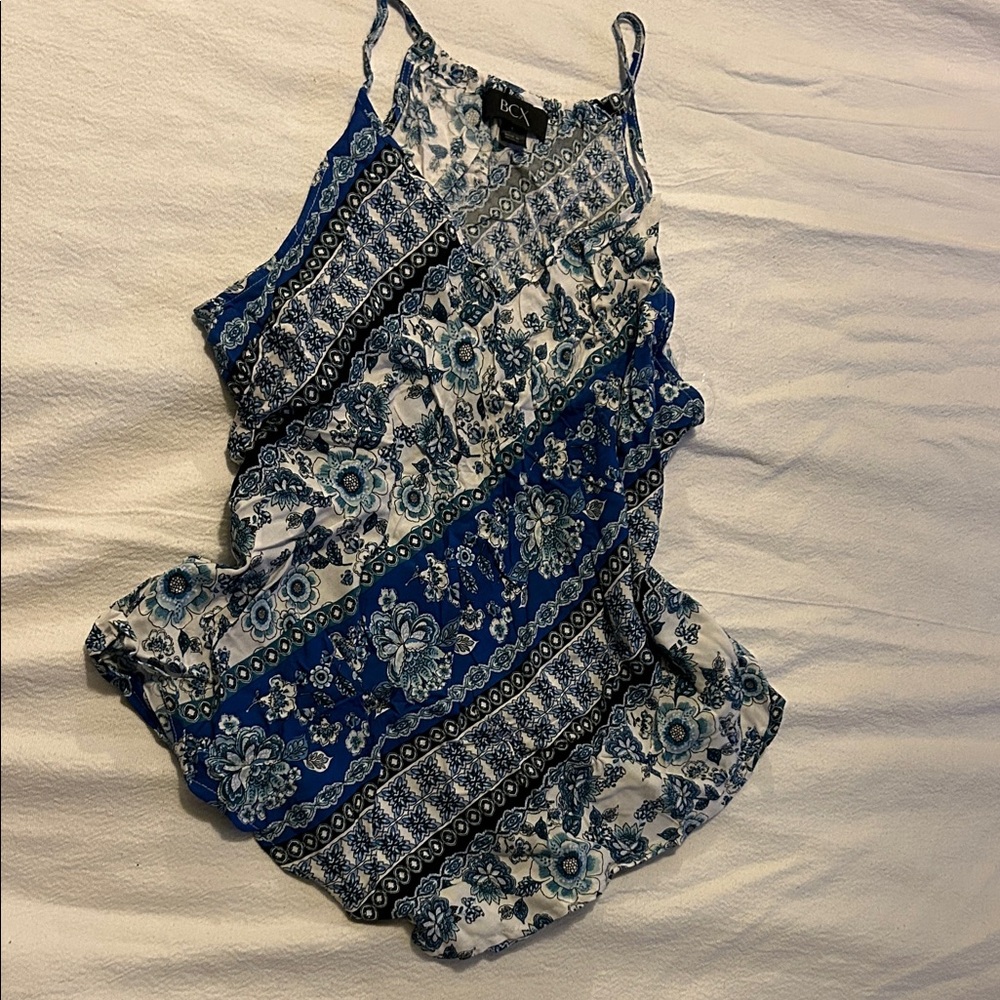 BCX Women's Blue and White Floral Camisole